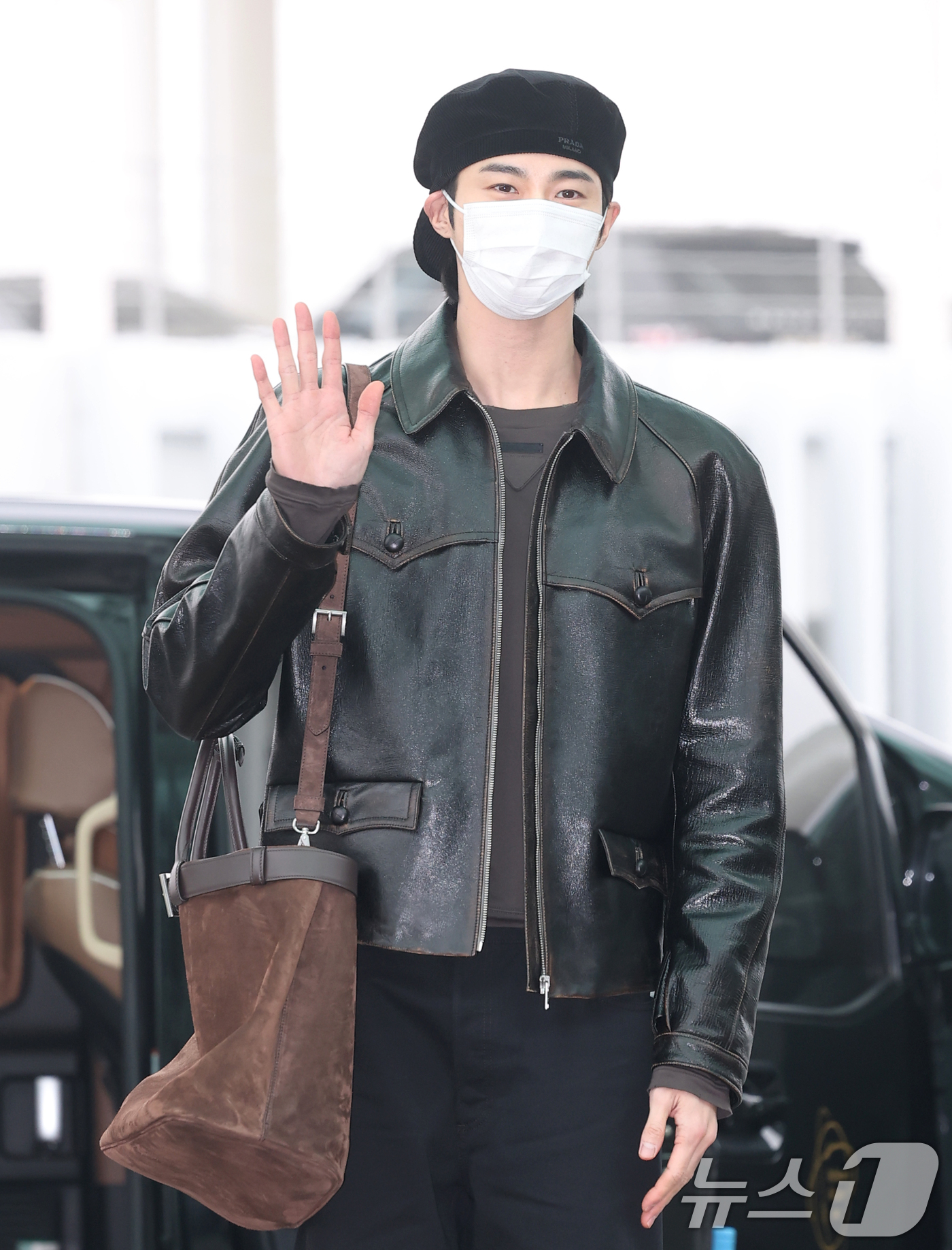 (인천공항=뉴스1) 권현진 기자 = 배우 변우석이 해외 일정을 위해 16일 인천국제공항을 통해 밀라노로 출국하고 있다. 2026.1.16/뉴스1