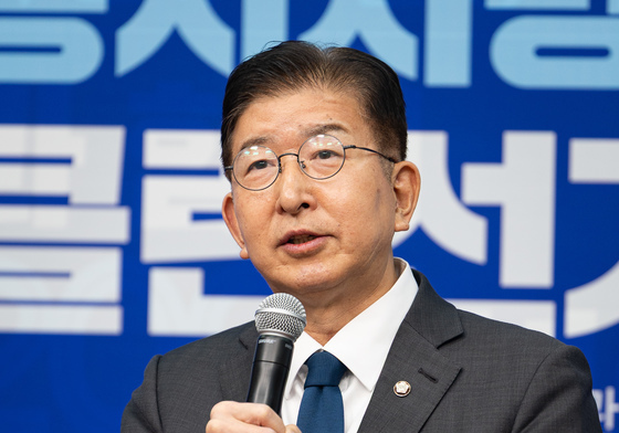 인사말하는 이상식 민주당 암행어사단장