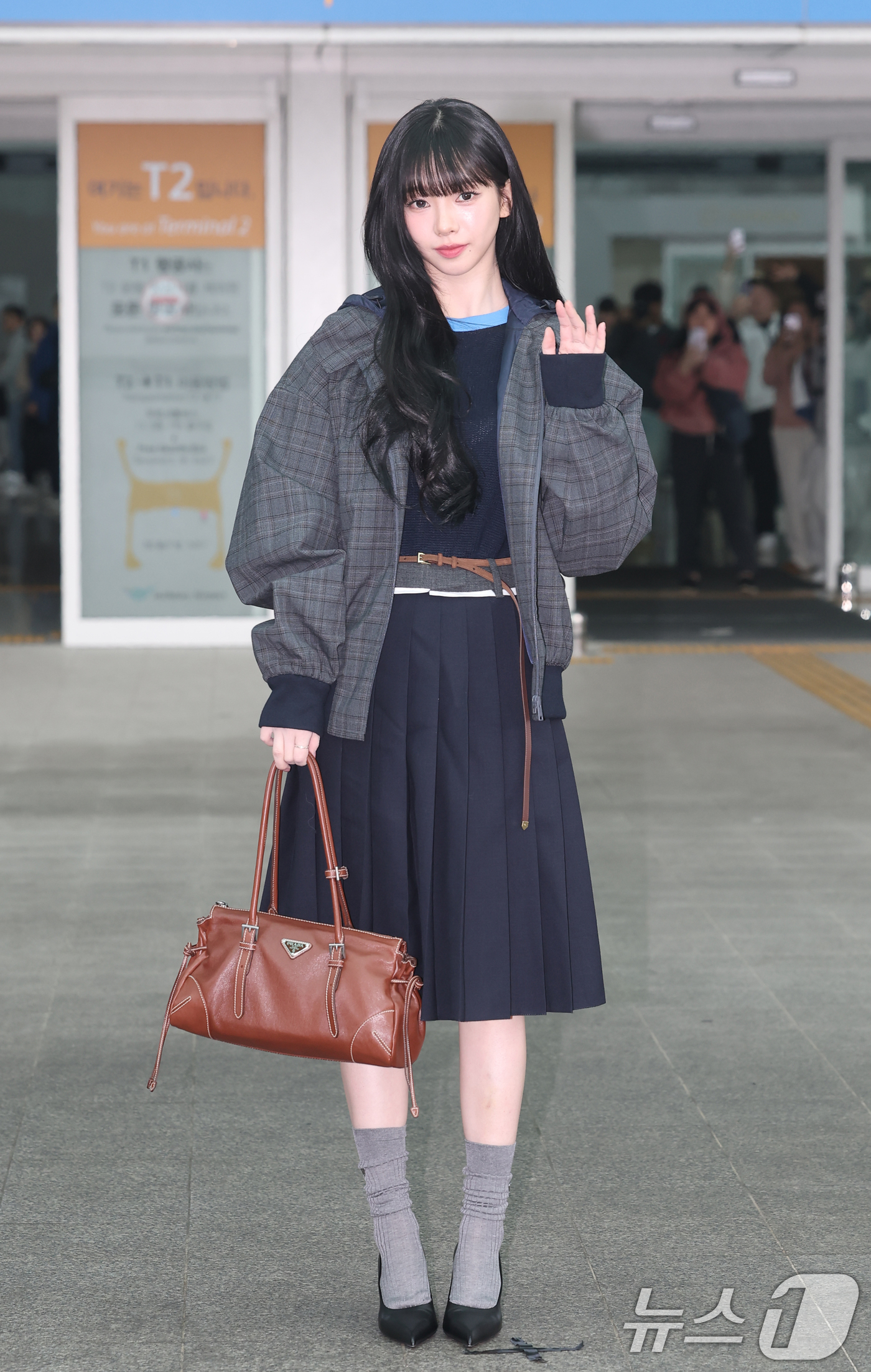 (인천공항=뉴스1) 권현진 기자 = 에스파 카리나가 해외 일정을 위해 16일 인천국제공항을 통해 밀라노로 출국하고 있다. 2026.1.16/뉴스1