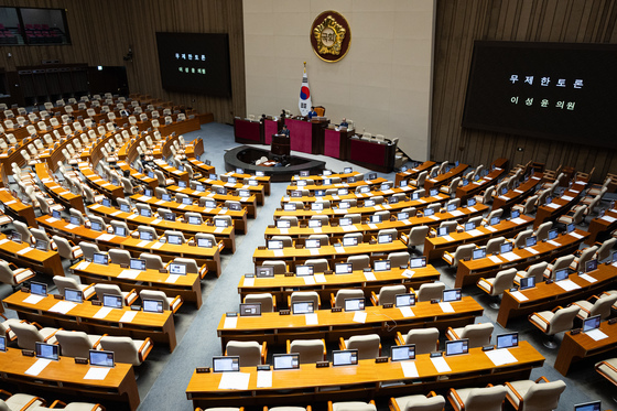 '2차 특검법' 필리버스터, 종결 표결 돌입…與주도 처리 예정