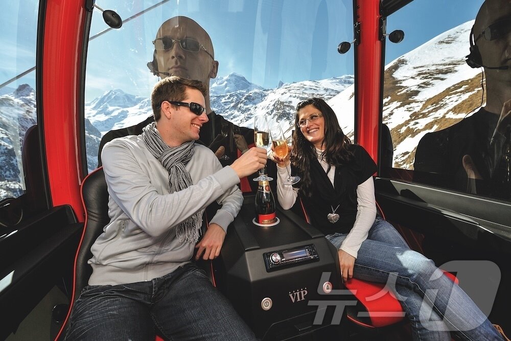 본문 이미지 - 체르마트 VIP 곤돌라(스위스관광청 제공)