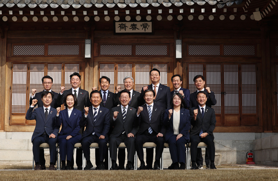 李대통령, 여야 지도부와 오찬 회동 앞서 "대한민국 파이팅"