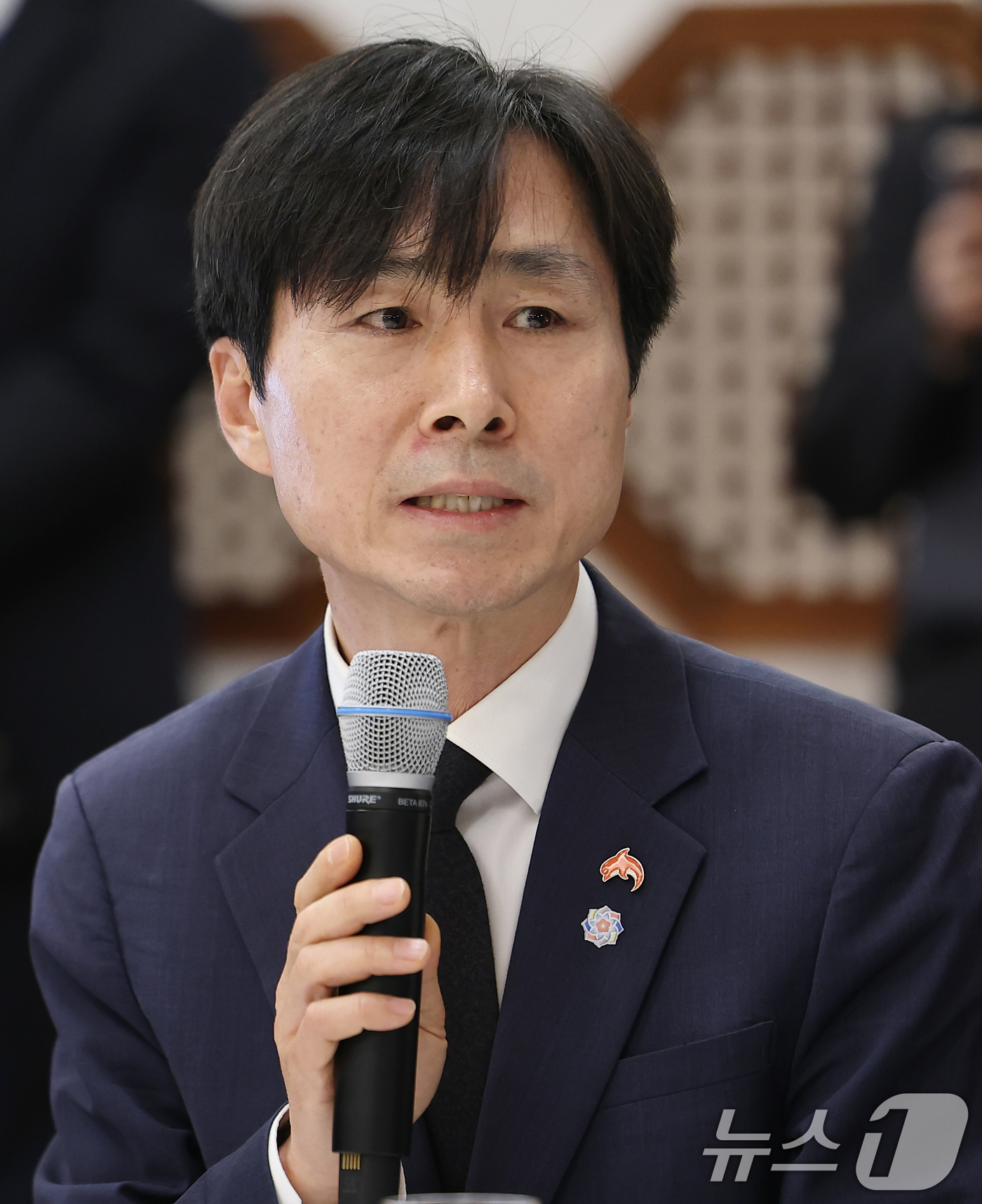 (서울=뉴스1) 허경 기자 = 한창민 사회민주당 의원이 16일 청와대 상춘재에서 이재명 대통령이 마련한 정당 지도부 초청 오찬에서 발언하고 있다. (청와대통신사진기자단) 2026. …