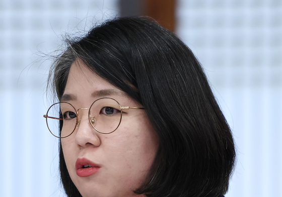 발언하는 용해인 기본소득당 상임대표