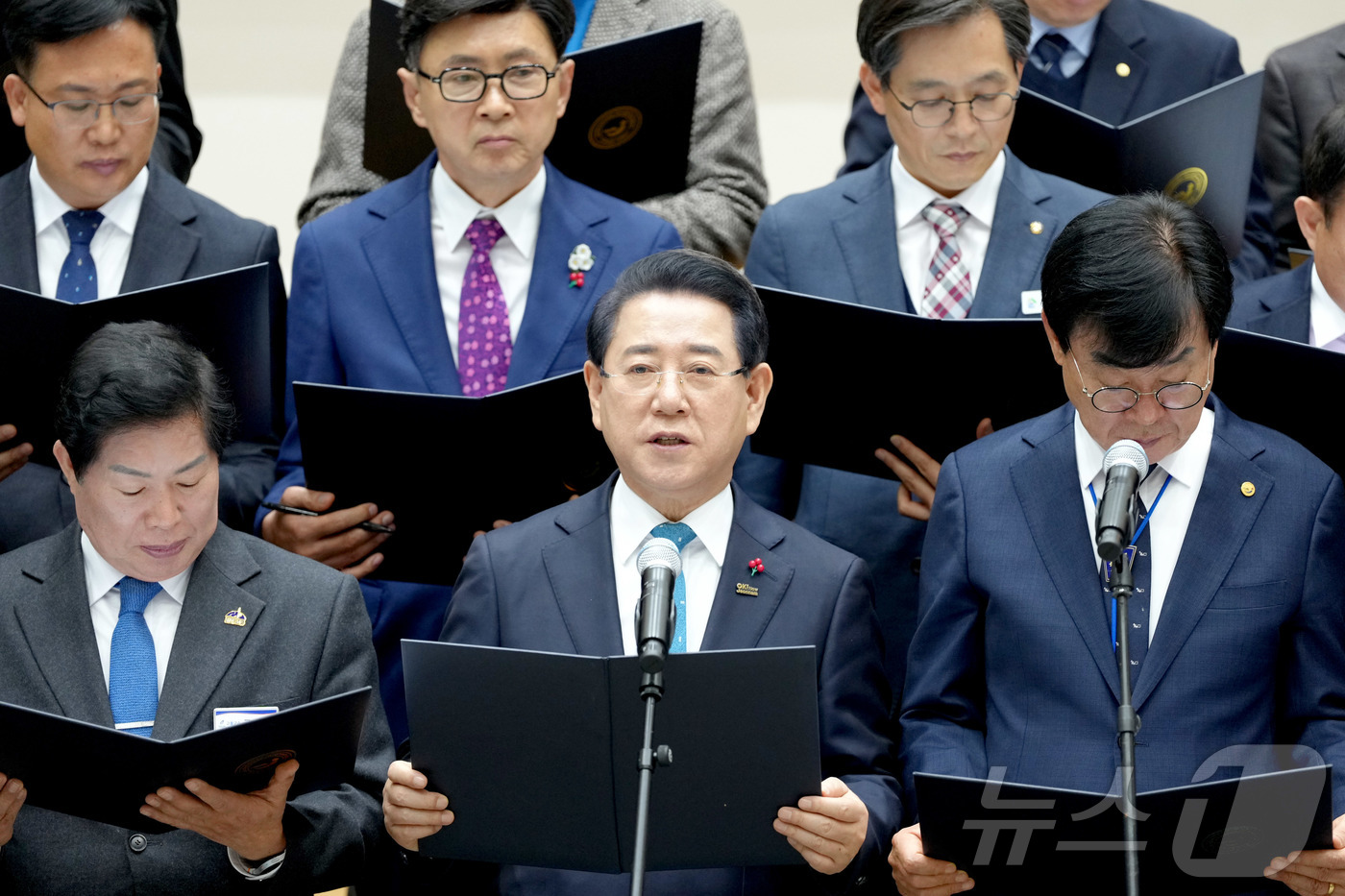 (무안=뉴스1) 전원 기자 = 광주·전남 행정통합을 통해 지역 대도약을 실현하기 위한 ‘26년 도-시-군 상생협력 간담회’가 16일 도청 왕인실에서 열린 가운데 김영록 전라남도지사 …