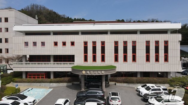 '범죄 예방 효과' 제천 도심 도로 경찰차량 전용 주차구획 설치