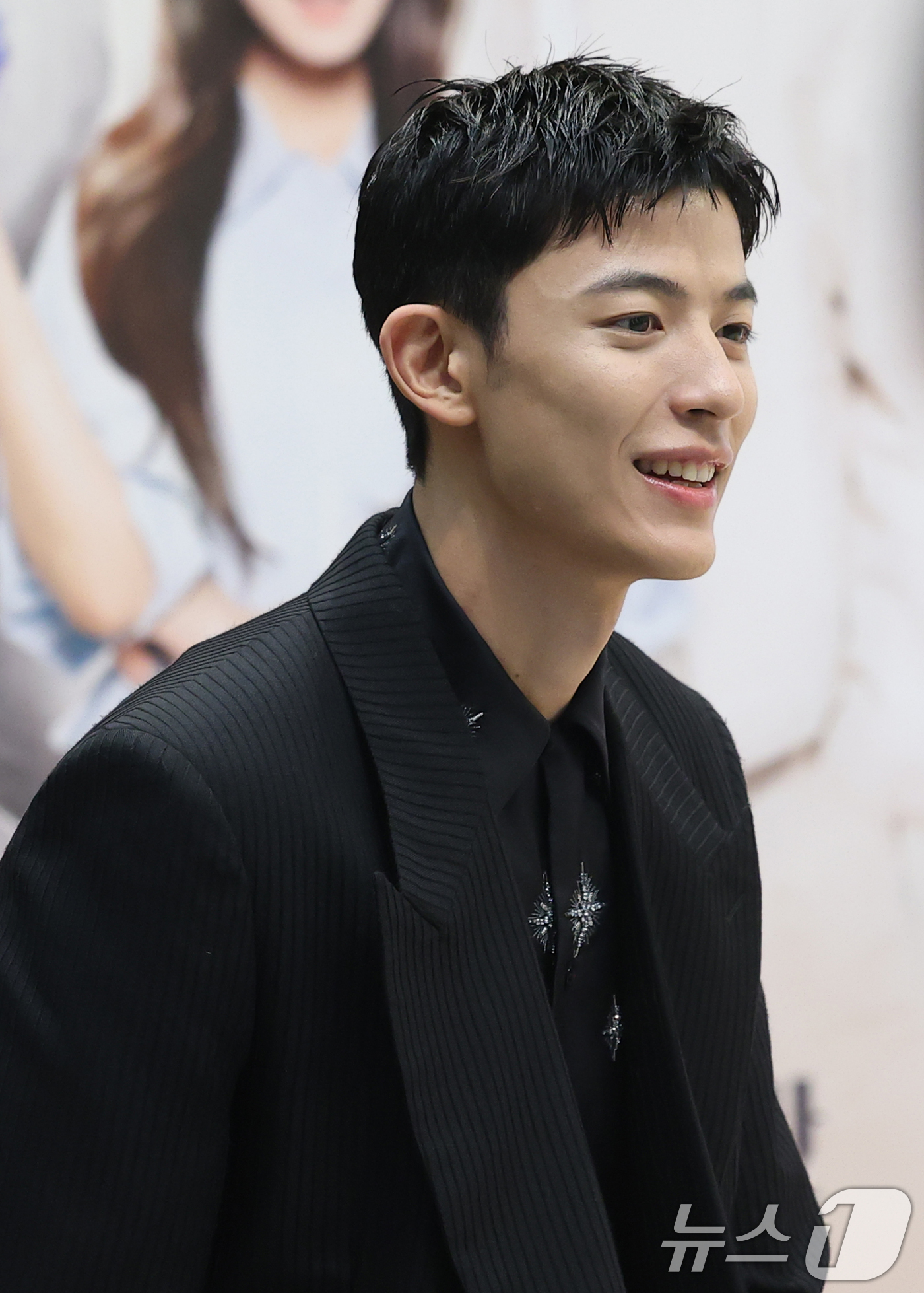 (서울=뉴스1) 권현진 기자 = 배우 로몬이 16일 서울 양천고 목동SBS에서 열린 새 금토드라마 '오늘부터 인간입니다만'(극본 박찬영, 조아영/ 연출 김정권) 제작발표회에 참석하 …