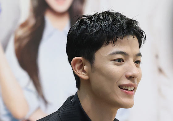 로몬, 짙은 잘생김