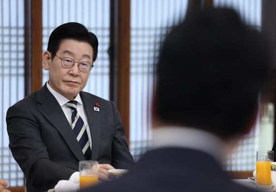 李대통령, 19일 與지도부 靑 만찬…외교성과·지방선거 논의