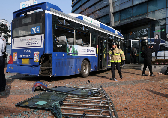 서대문역 인근 시내머스 건물 돌진 사고
