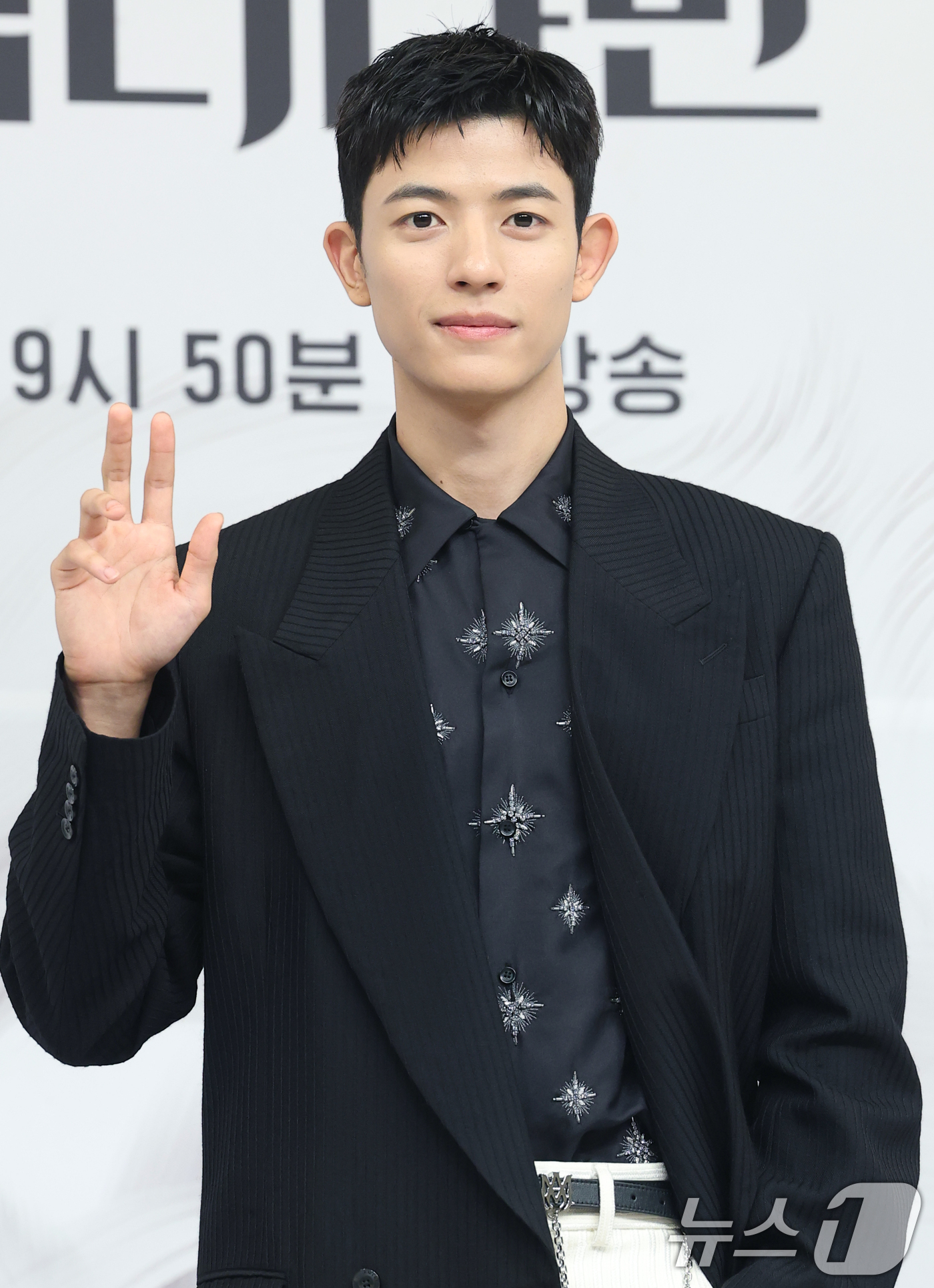 (서울=뉴스1) 권현진 기자 = 배우 로몬이 16일 서울 양천고 목동SBS에서 열린 새 금토드라마 '오늘부터 인간입니다만'(극본 박찬영, 조아영/ 연출 김정권) 제작발표회에 참석해 …