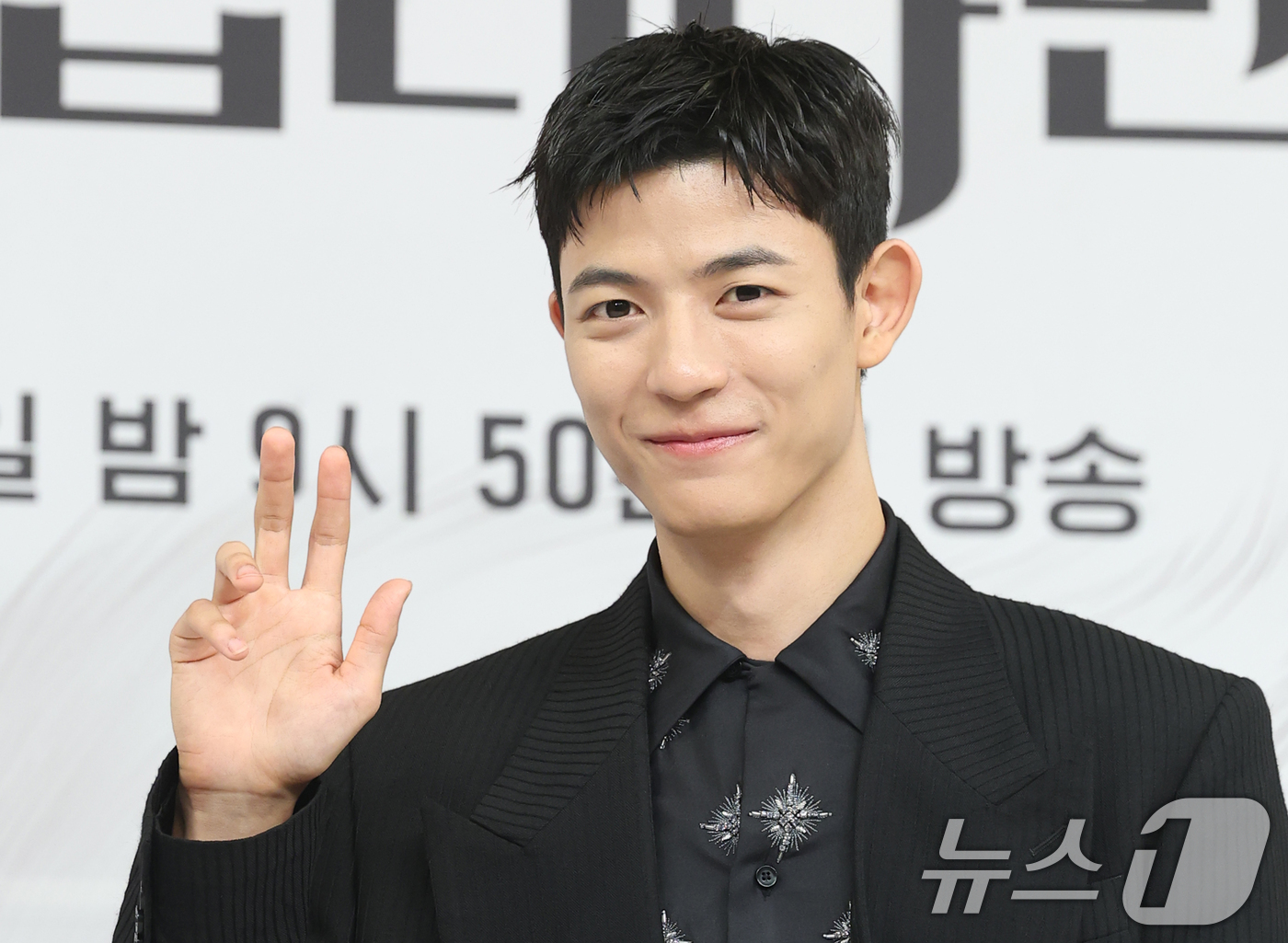 (서울=뉴스1) 권현진 기자 = 배우 로몬이 16일 서울 양천고 목동SBS에서 열린 새 금토드라마 '오늘부터 인간입니다만'(극본 박찬영, 조아영/ 연출 김정권) 제작발표회에 참석해 …