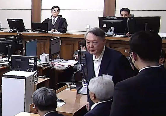 尹 '체포방해' 1심 징역 5년…法 "헌법 위배, 반성도 안 해"(종합)