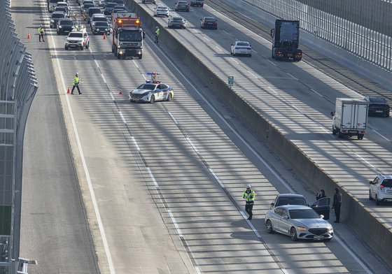 고속도로 2차 사고 예방 훈련하는 부산경찰청 고속도로순찰대