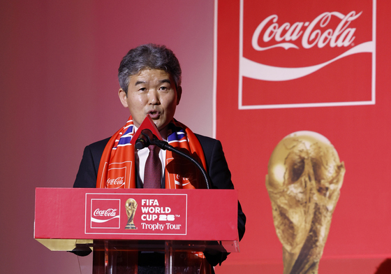 인사말 하는 김승희 전무