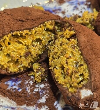 본문 이미지 - 두바이 초콜릿 쫀득 쿠키ⓒ News1 윤슬빈 기자