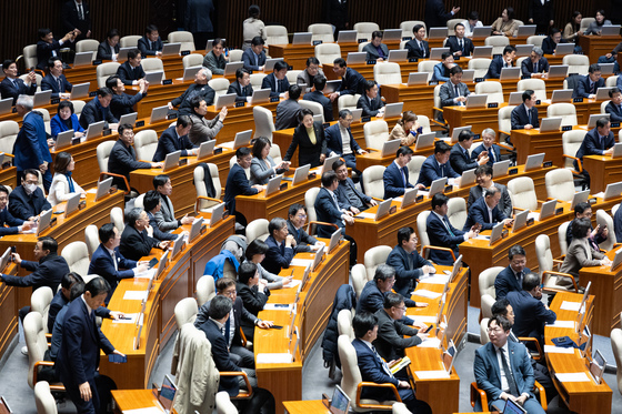 2차 종합 특검법 가결, 미소 짓는 여당