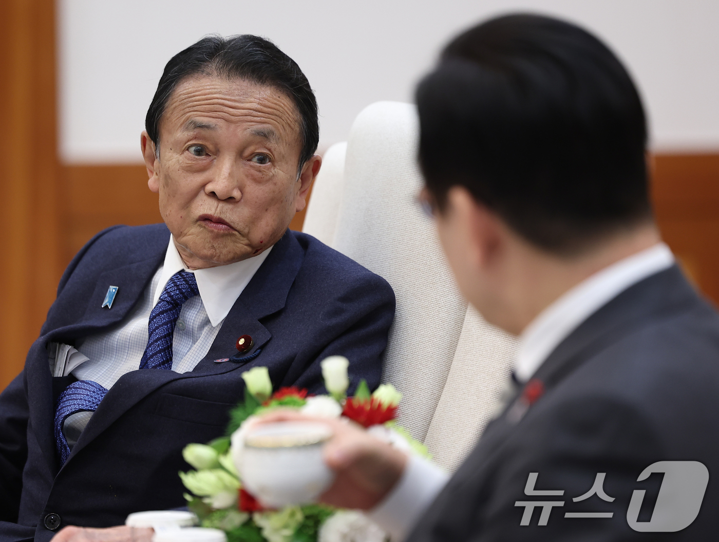 (서울=뉴스1) 허경 기자 = 아소 다로 전 일본 총리가 16일 청와대를 방문해 이재명 대통령과 면담하고 있다. 2026.1.16/뉴스1