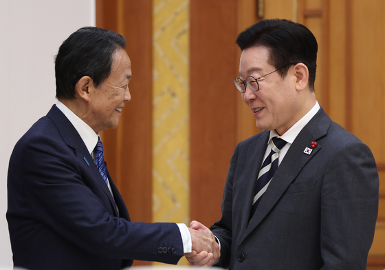 이재명 대통령, 아소 다로 전 일본 총리 접견