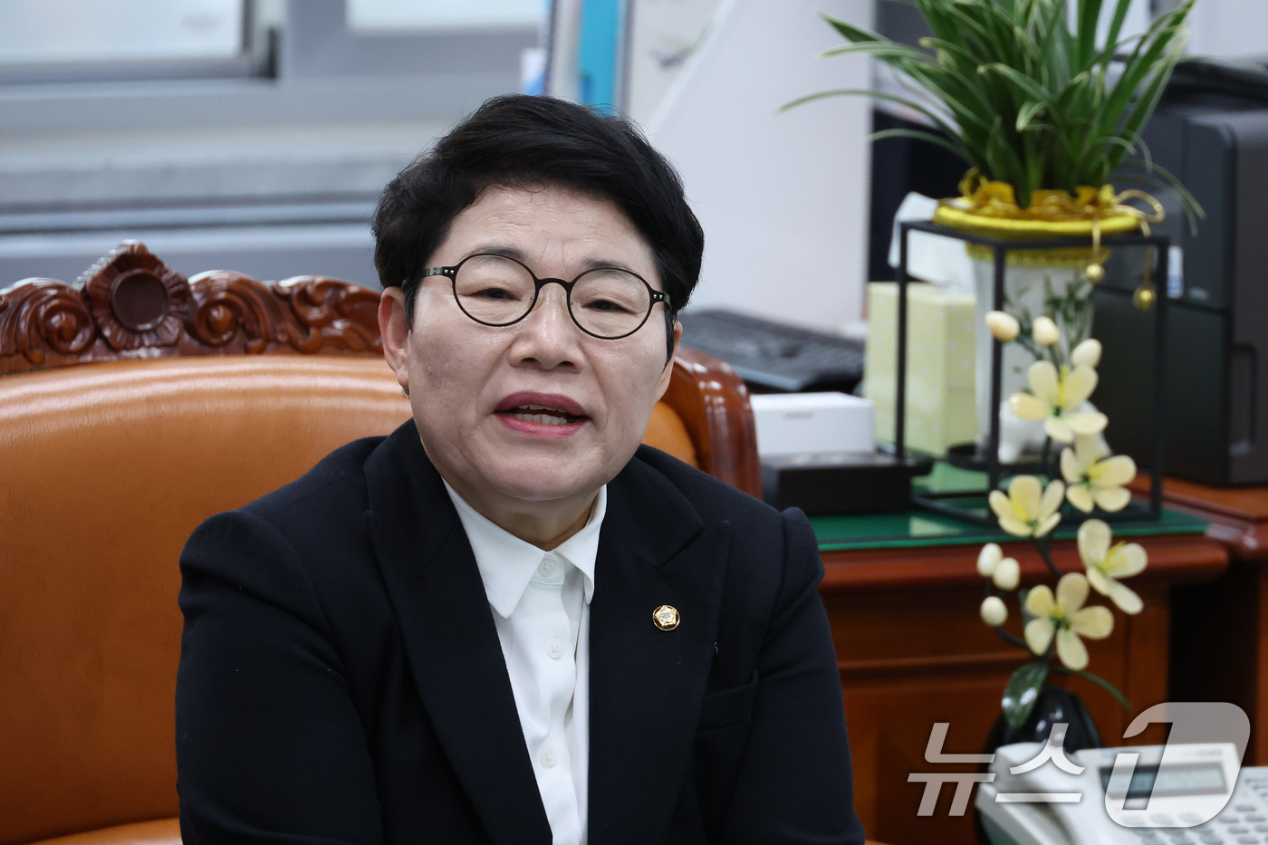 (서울=뉴스1) 신웅수 기자 = 임이자 국회 재정경제기획위원장이 16일 서울 여의도 국회에서 이혜훈 기획예산처 장관 후보자 청문회 관련 입장을 발표하고 있다. 2026.1.16/뉴 …