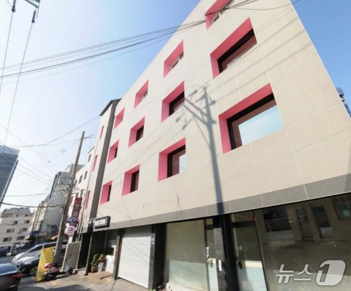 본문 이미지 -  지코가 보유한 성수동 건물 외관 (빌딩로드부동산 중개법인 제공) 뉴스1 ⓒ News1