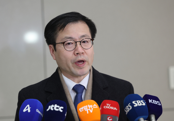 답변하는 여한구 통상교섭본부장