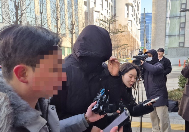 경찰, '1억 공천헌금' 강선우 前보좌관 오늘 재소환