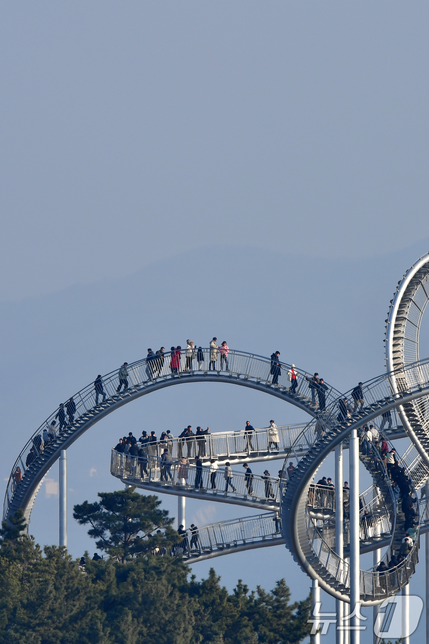 초미세먼지 찾아온 포항 스페이스 워크 - 뉴스 썸네일 이미지