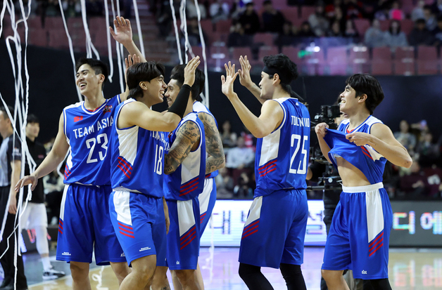 팀 아시아, 접전 끝에 승리