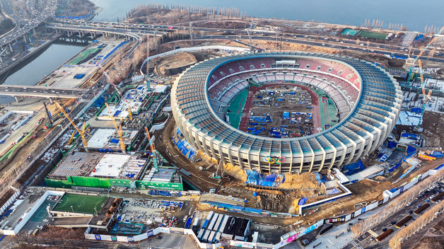 리모델링 공사에 한창인 잠실 올림픽주경기장