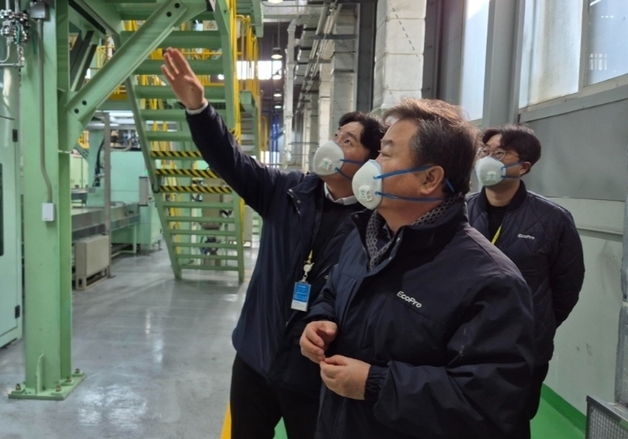 에코프로 이동채, 새해 기술·현장 경영…"전고체 배터리로 제2 도약"