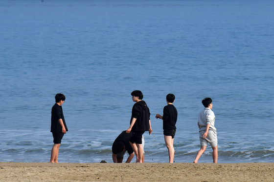 주말 맑고 포근한 봄 날씨…낮 최고 20도[내일날씨]