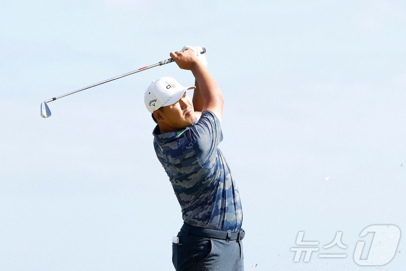 본문 이미지 - 김시우는 18일(한국시간) PGA투어 개막전 소니오픈 3라운드에서 2타를 줄여 공동 11위로 도약했다. ⓒ AFP=뉴스1