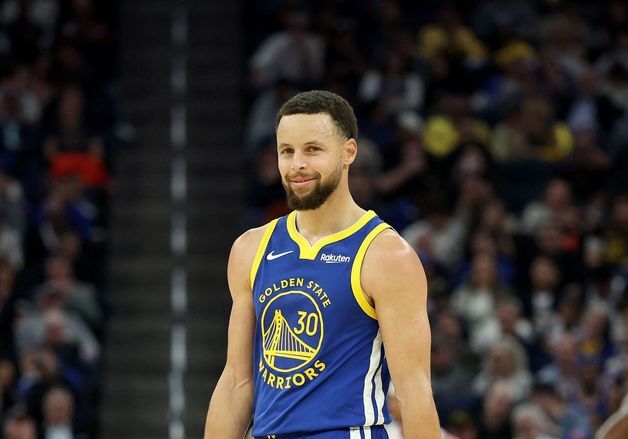 커리의 2022년 NBA 파이널 유니폼, '36억원' 낙찰