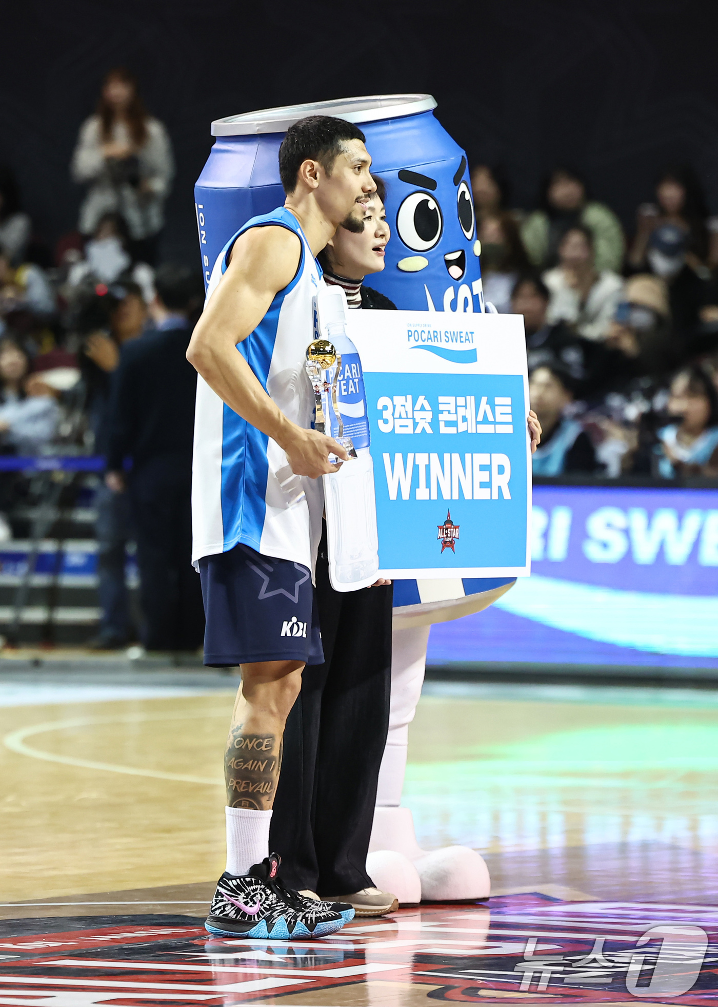 (서울=뉴스1) 김도우 기자 = 18일 오후 서울 송파구 잠실실내체육관에서 열린 2025-2026 LG전자 프로농구 올스타전 팀 브라운과 팀 코니의 경기, 팀 브라운 이선 알바노가 …