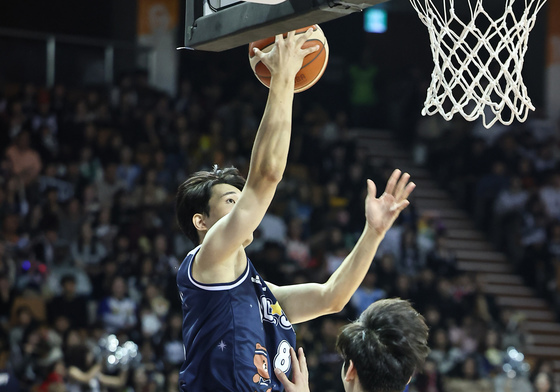 안영준 '가볍게'