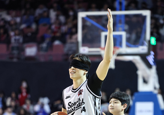 조준희, 눈 가려도 문제없어