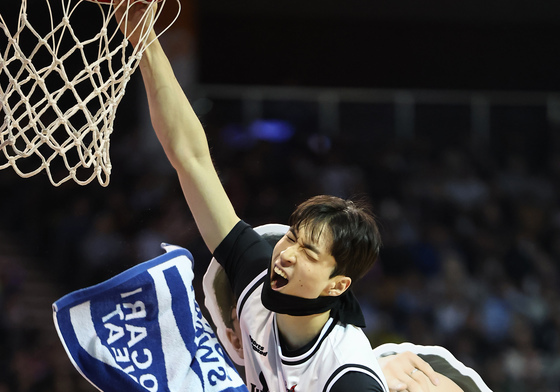 기뻐하는 조준희