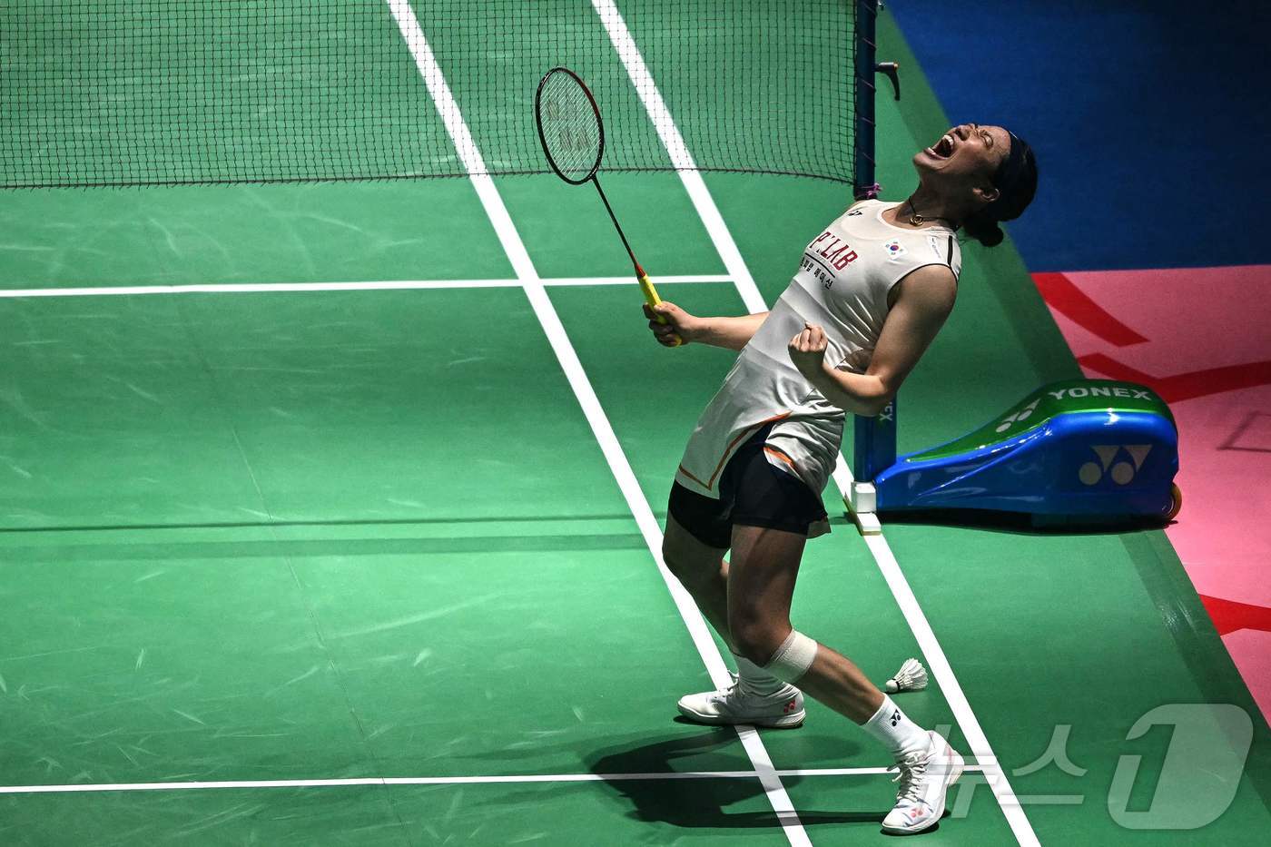 (AFP=뉴스1) 이호윤 기자 = 안세영(삼성생명)이 18일 인도 뉴델리에서 열린 인도 오픈 2026 배드민턴 여자 단식 결승전에서 중국의 왕즈이를 세트 스코어 2-0으로 꺾고 우 …