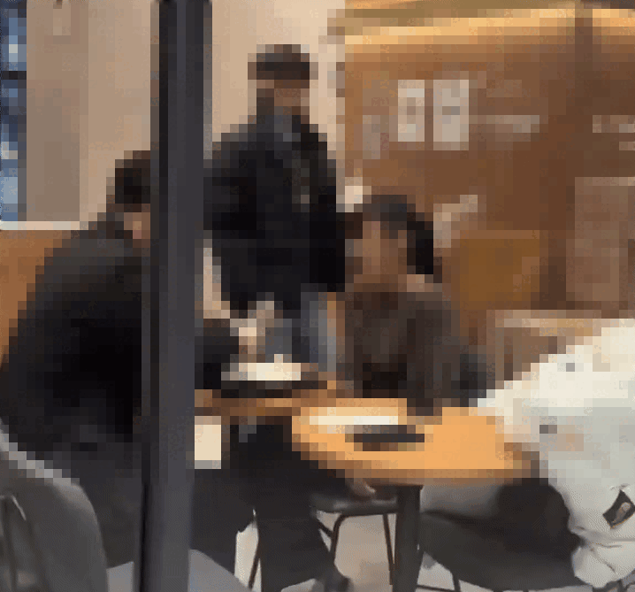 "슥 다가와 몸 만졌다"…카페 여성들 '연쇄 성추행' 30대男 소름[영상]