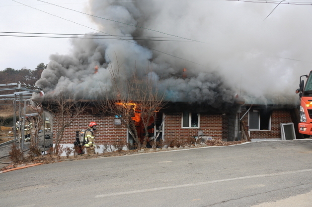 아산 선장면 단독주택서 불…2시간 21분 만에 진화