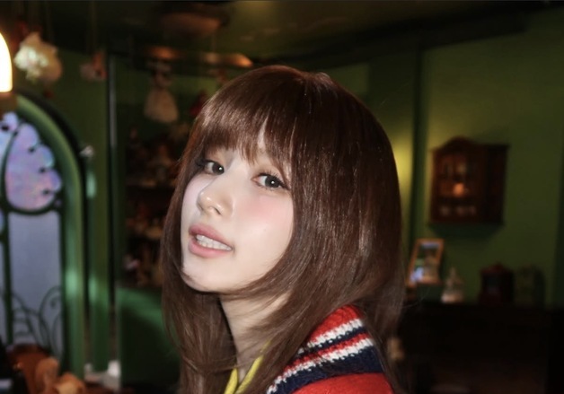 트와이스 사나, 인형 비주얼에 청순·섹시 다 되는 팔색조 매력까지 [N샷]