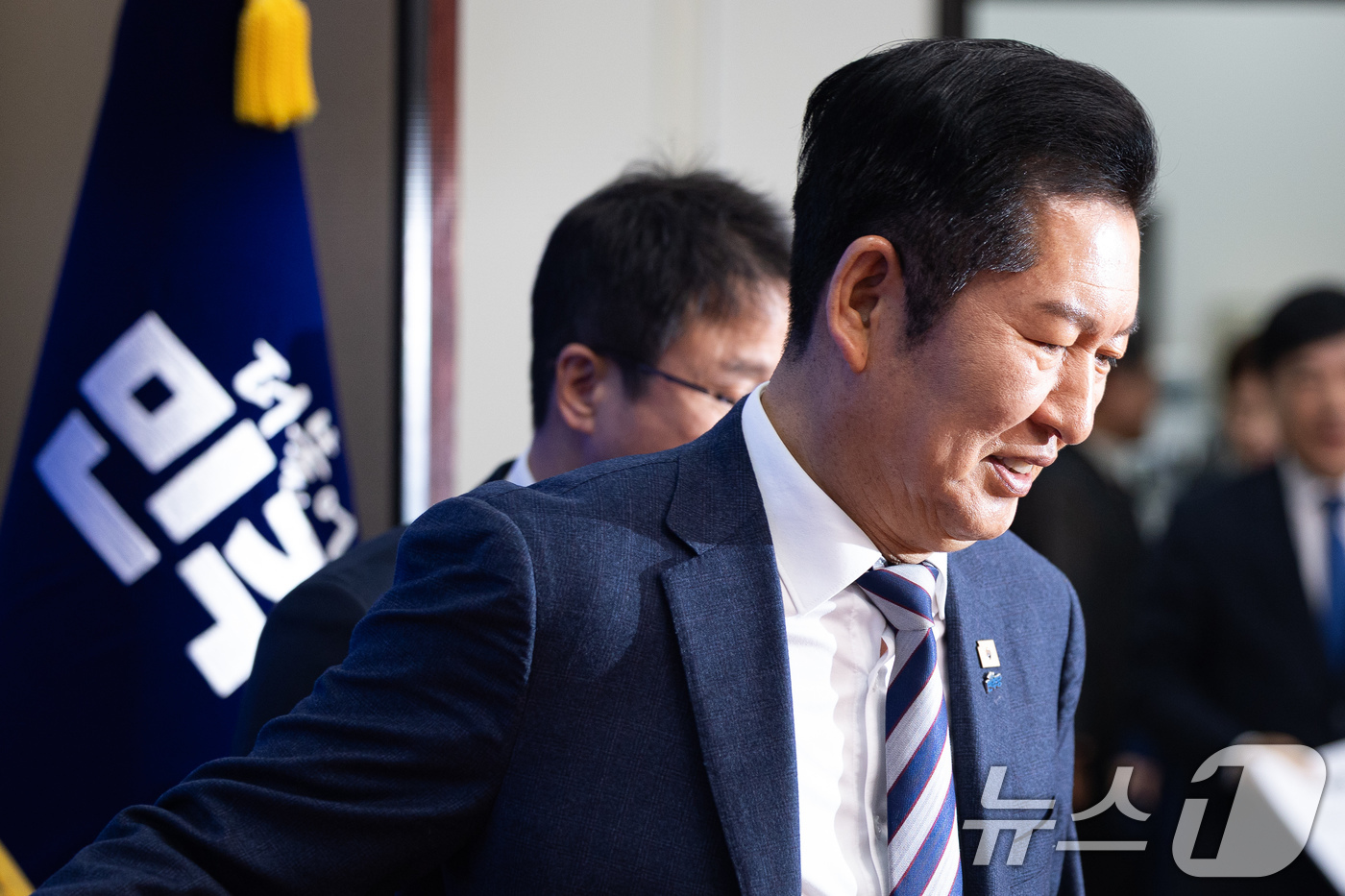 (서울=뉴스1) 유승관 기자 = 정청래 더불어민주당 대표를 비롯한 지도부가 19일 서울 여의도 국회에서 열린 최고위원회의에 참석하고 있다. 2026.1.19/뉴스1