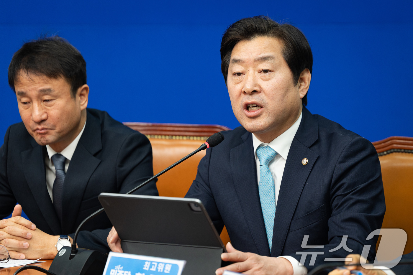 (서울=뉴스1) 유승관 기자 = 황명선 더불어민주당 최고위원이 19일 서울 여의도 국회에서 열린 최고위원회의에서 모두 발언을 하고 있다. 2026.1.19/뉴스1