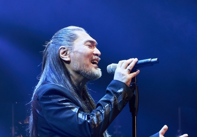 '은퇴 선언' 임재범, 서울 공연서 "슬픔의 장 아닌 따뜻하게 인사할 시간"