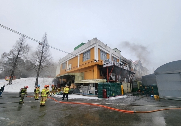 서산 식품공장 화재 1시간48분 만에 완진…12명 자력 대피(종합)