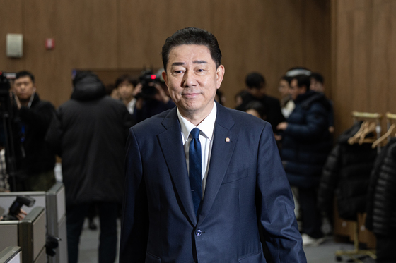 경찰, 김병기 '차남 편입 특혜 의혹' 관련 헬스장 출입 기록 확보