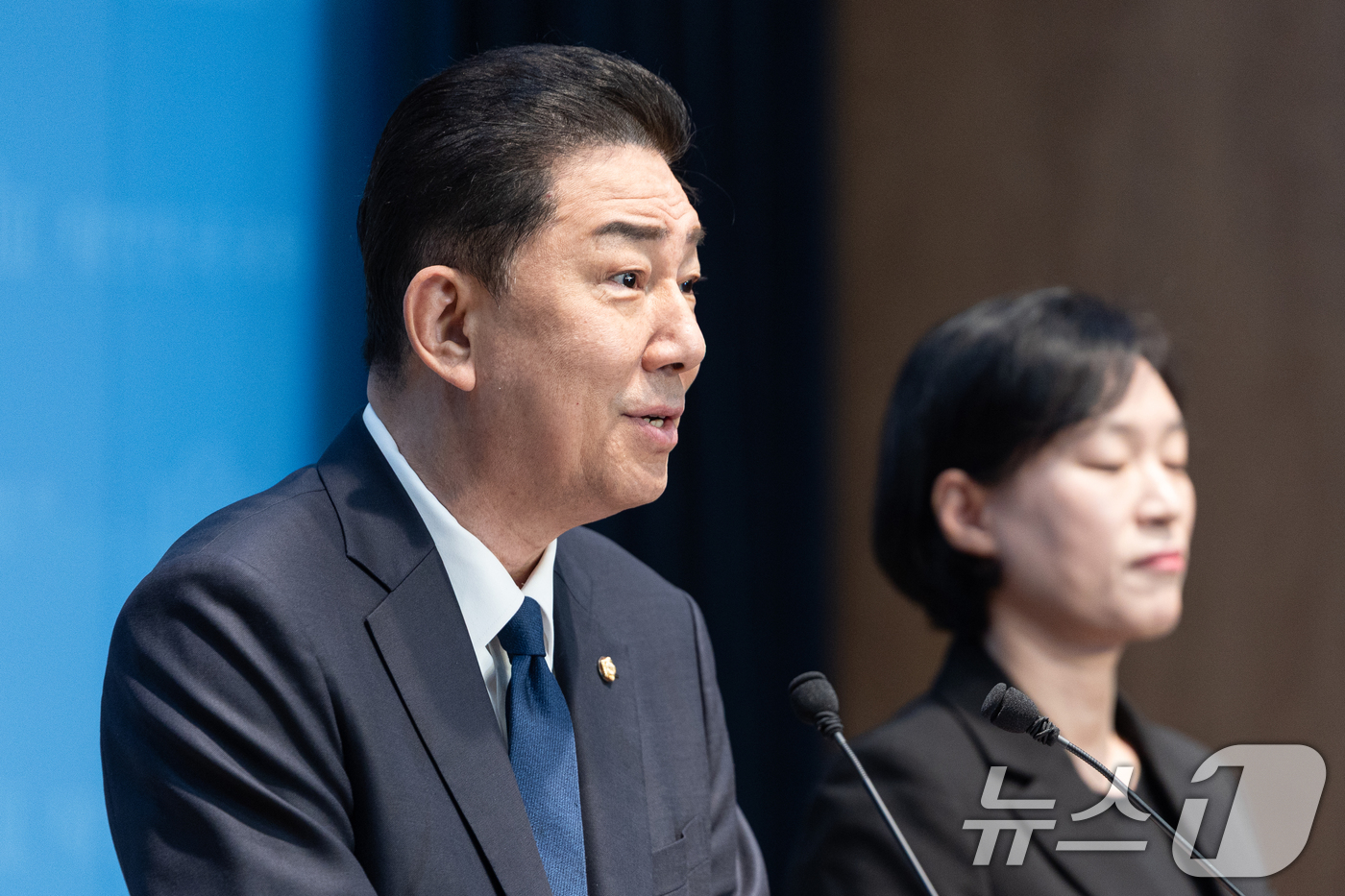 (서울=뉴스1) 이승배 기자 = 김병기 더불어민주당 의원이 19일 서울 여의도 국회 소통관에서 당 윤리심판원의 제명 결정에 대한 입장을 밝히는 기자회견을 하고 있다. 2026.1. …