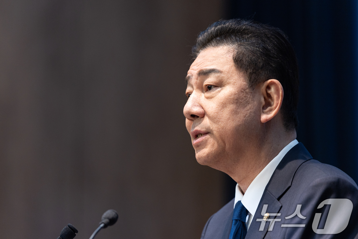 (서울=뉴스1) 이승배 기자 = 김병기 더불어민주당 의원이 19일 서울 여의도 국회 소통관에서 당 윤리심판원의 제명 결정에 대한 입장을 밝히는 기자회견을 하고 있다. 2026.1. …