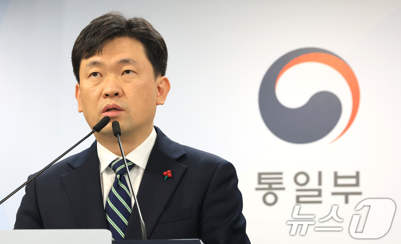 (서울=뉴스1) 임세영 기자 = 윤민호 통일부 대변인이 19일 서울 종로구 정부서울청사에서 정례 브리핑을 하고 있다. 2026.1.19/뉴스1